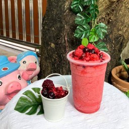 Piggy sweeties น้ำปั่นผลไม้ ชาผลไม้ มาการอง พานาคอตต้า ทาร์ตไข่ และทาร์ตผลไม้
