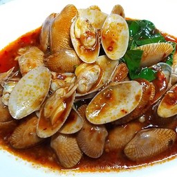 ผัดหอยลายน้ำพริกเผา