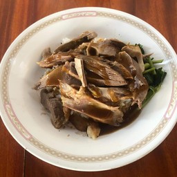 ก๋วยเตี๋ยวเป็ดเจ๊ผึ้ง ยลดาวิลล์