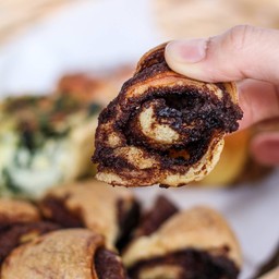 Aviv Cakes & Bagels