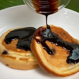 Homemade Chocolate Chip Pancake With Chocolate Sauce-แพนเค้กช็อคโกแลตชิพโฮมเมด ซอสช็อกโกแลต