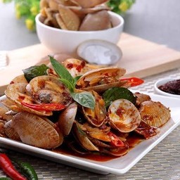 หอยลายผัดน้ำพริกเผา (จัมโบ้)