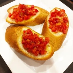 30 Bruschetta Al Pomodoro
