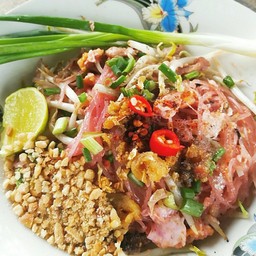 เส้นเล็กผัดซอสเย็นตาโฟ