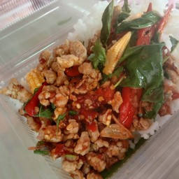 เจ๊อุ้มเนื้อย่างโคขุน