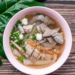 กวยจั๊บน้ำใส พิเศษ