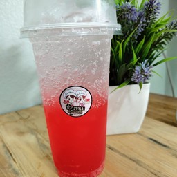 สตอเบอรี่โซดา