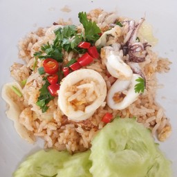 ข้าวผัดปลาหมึก