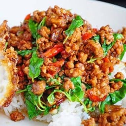 อาหารตามสั่ง&เตี๋ยวไก่ลุงญา