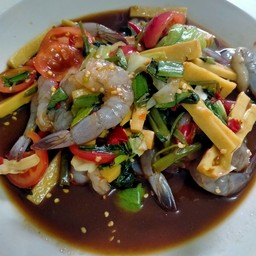 ตำหน่อไม้กุ้งสด