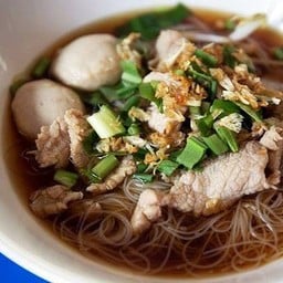 ก๋วยเตี๋ยวแชมป์ไฟเหลือง