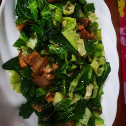 แขนงหมูกรอบราดข้าว(อาหารจานเดียว)