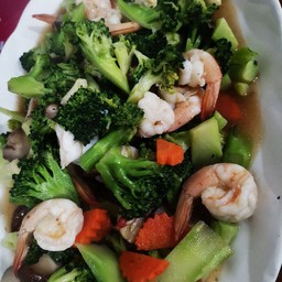 ผัดบล็อกโคลี่กุ้ง, หมู, ไก่, ปลหมึก