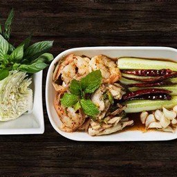 ลาบรวมมิตรทะเล