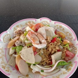 ยำมาม่ารวมมิตร