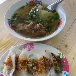 ร้านก๋วยเตี๋ยวปากหม้อท่าตะกูด พานทอง ชลบุรี