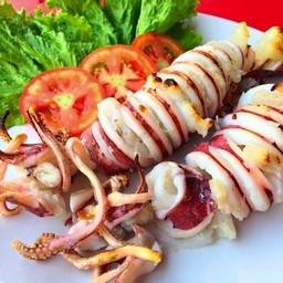 ปลาหมึกไข่ย่าง (ครึ่งกิโลกรัม)