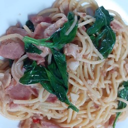 สปากระเทียมพริกเบคอน