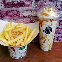 นมหมี มัน นัว ไวท์มอลต์ คาราเมล + เฟรนช์ฟฟรายส์ เล็ก