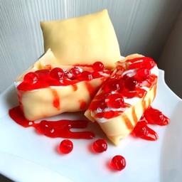 เครปเย็นไส้เยลลี่สตรอเบอรี่