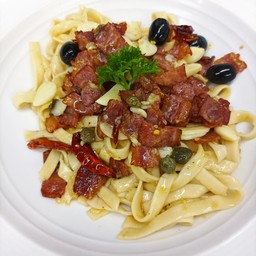 Fettucine Aglio Peperoncino extra Bacon