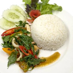 ข้าวผัดกระเพราทะเล