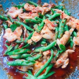 ผัดพริกแกงหมูใส่ถั่ว (เป็นกับข้าว)