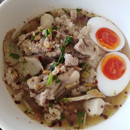 ก๋วยเตี๋ยวรวมแซ่บ