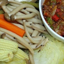 ผักนึ่ง+น้ำพริกปลาร้าGL