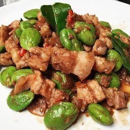 ข้าวสามชั้นผัดเคยเค็ม