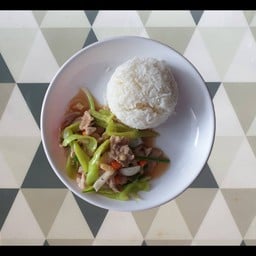 ข้าว + ผัดพริกหยวก