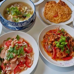 ชุดเซ็ท ต้มจืด+ไข่เจียว+ยำไส้กรอก+ยำปลากระป๋อง +ข้าว 4 ถ้วย