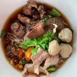 ก๋วยเตี๋ยวเนื้อ by น้องนิว เพชรเกษม28