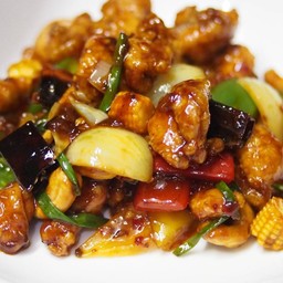 ไก่ผัดเม็ดมะม่วง