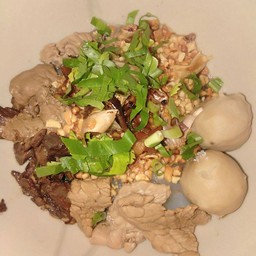 ป.ประทีป ก๋วยเตี๋ยวเรือรสเด็ด ถ.หทัยราษฎร์ ใกล้แยกกีบหมูตรงข้ามม.สัมมกรซอย4