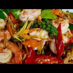 ผัดฉ่ากุ้งราดข้าว