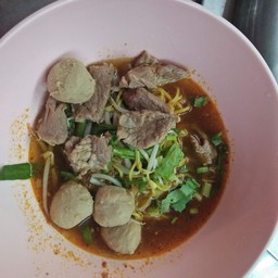 ก๋วยเตี๋ยวแชมป์ ข้าวขาหมู ข้าวมันไก่ ข้างบ.ไทยน้ำทิพย์(โค้ก)