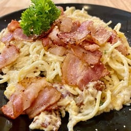 สปาเก็ตตี้คาโบนาร่าเบคอน