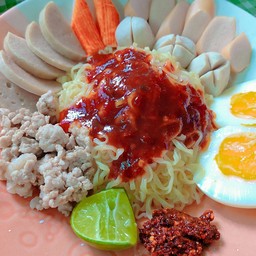 ครัวมาลาทอง ก๋วยเตี๋ยวยำ ยำขนมจีน ยำสลัดทูน่า