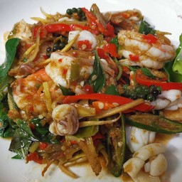 ผัดฉ่าทะเล