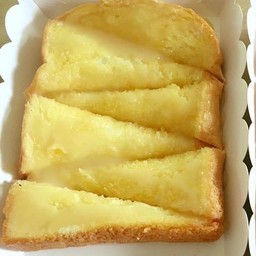 ขนมปังปิ้งเนยนม