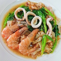 บังหัวแดง ราดหน้าเนื้อหมัก