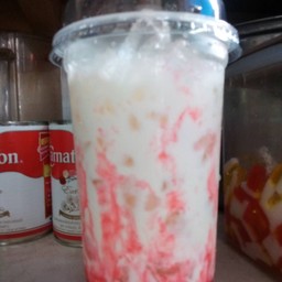 นมสดสตอเบอรี่