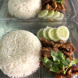 ข้าวหมูทอดกระเทียม