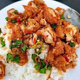 กระเพราไก่กรอบ