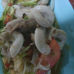ยำไส้ตัน