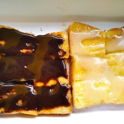 ขนมปังปิ้ง- เนยนม1,เนยช็อกโกแลต1