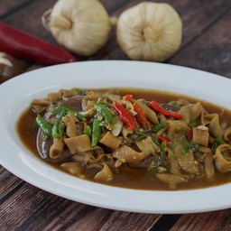 ข้าวผักพริกขี้หนูเลือดไส้
