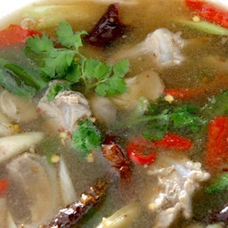 ต้มโคล้งกระดูกหมูอ่อน