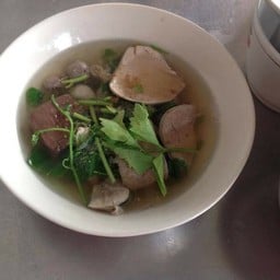 เกาเหลาเลือดหมู ห้าแยกวัชรพล